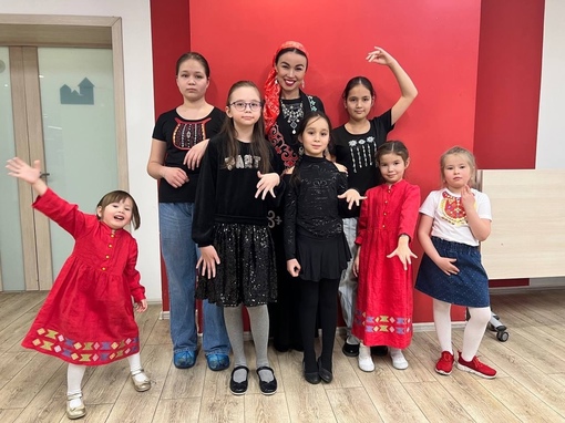 В городах России учатся танцевать по-башкирски 

Известно, что башкирский танец пользуется популярностью далеко за пределами нашей республики