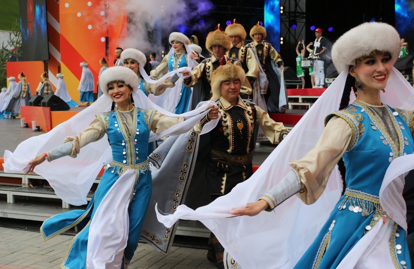  Ансамбль Гаскарова выступил на торжественном открытии фестиваля школьного спорта «Россия – Беларусь»