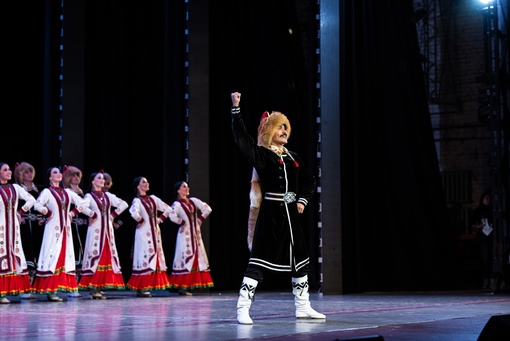 7 января ансамбль народного танца имени Файзи Гаскарова выступил с программой «Вихрь танца в Рождество»