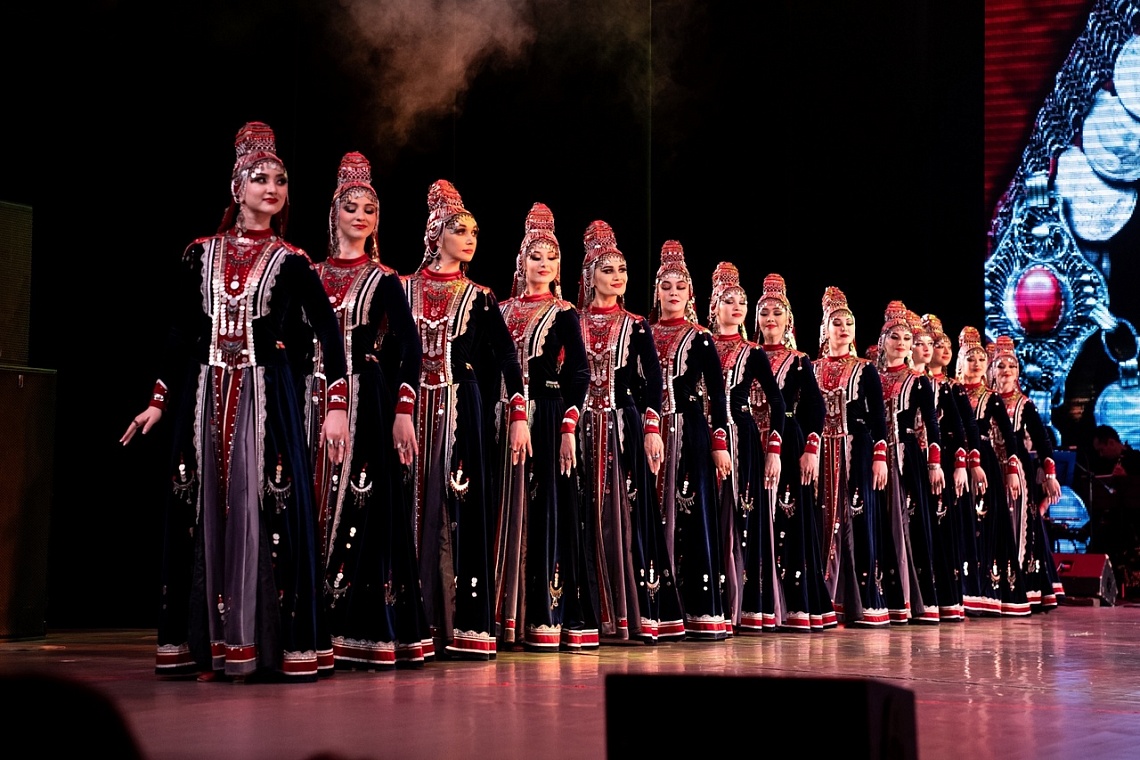 16 апреля на сцене ГКЗ «Башкортостан» прошел совместный концерт государственного академического ансамбля народного танца им